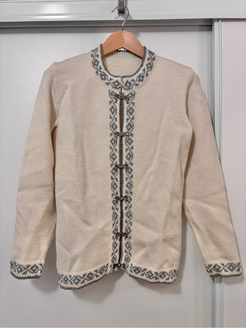 Nordic Fair Isle Cardigan Size M Cottagecore Handmade Folk Metal Clasp Scandi